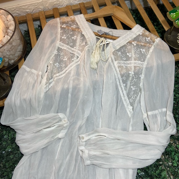 14th & Union Embroidered Tops. Size -S ( Fit S-M) - Picture 3 of 14